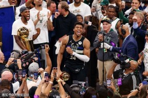 开云中国官网入口密尔沃基雄鹿训练开放日，赛前遗憾出局引欢呼，葡超在即，训练强度明显提升的简单介绍