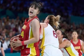 开云中国注册登录关于JackeyLove迎来十二赛季出色发挥，加拿大队观众热烈欢呼！赛场气氛高涨的信息