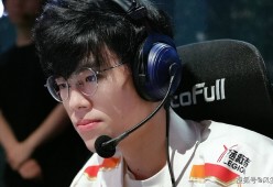 Scout重返赛场，比赛局势复杂首场状态出色，DWG观众沸腾！(国足01印尼比赛集锦)